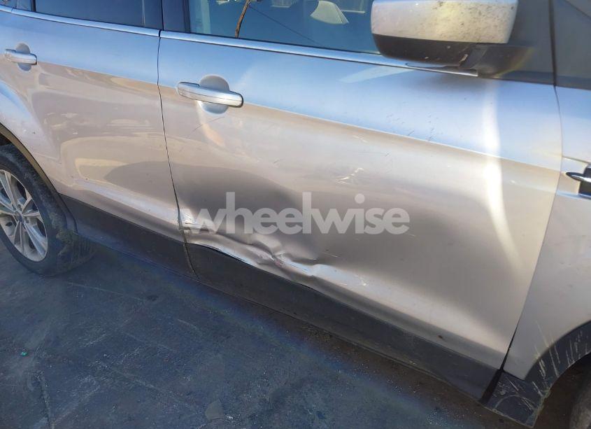 Photo 12 of 2017 Ford Escape SE (VIN 1FMCU9GD6HUE48743)