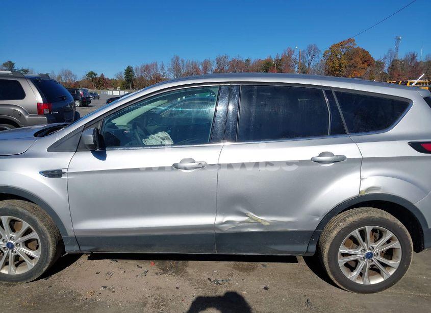 Photo 15 of 2017 Ford Escape SE (VIN 1FMCU9GD6HUE48743)