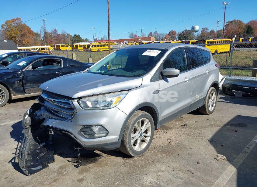 Photo 2 of 2017 Ford Escape SE (VIN 1FMCU9GD6HUE48743)