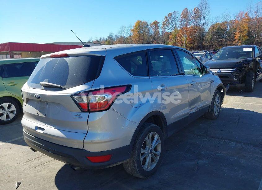 Photo 4 of 2017 Ford Escape SE (VIN 1FMCU9GD6HUE48743)