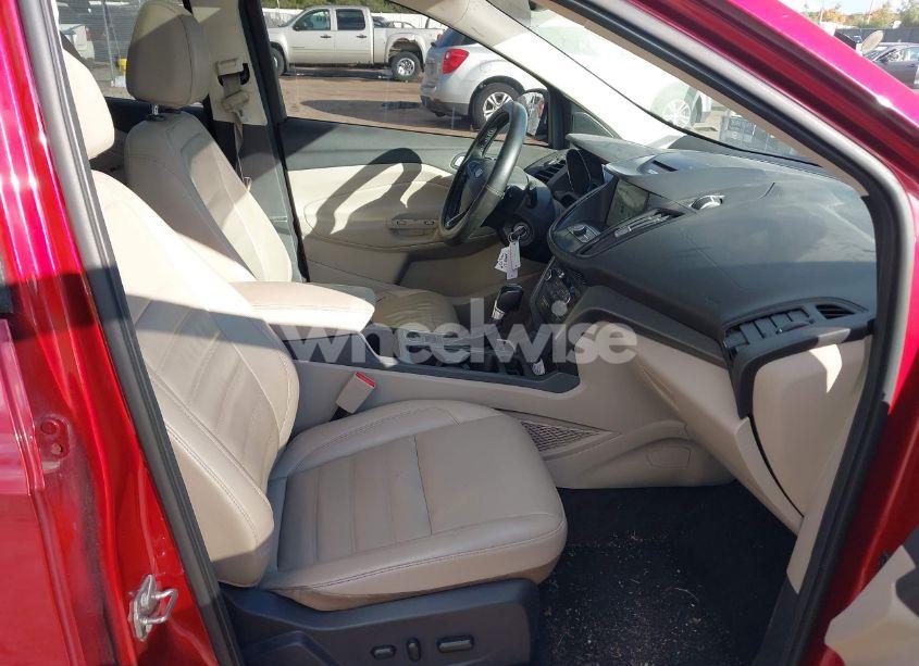 Photo 5 of 2017 Ford Escape SE (VIN 1FMCU9GD6HUE71021)