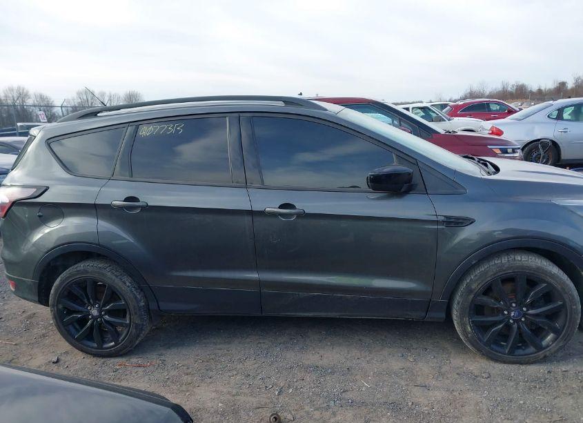 Photo 14 of 2017 Ford Escape SE (VIN 1FMCU9GD6HUE89258)