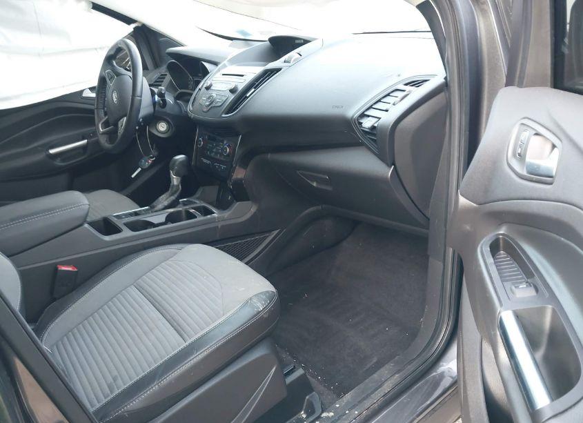 Photo 5 of 2017 Ford Escape SE (VIN 1FMCU9GD6HUE89258)