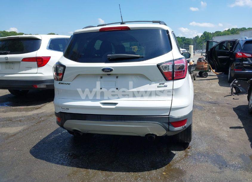 Photo 16 of 2018 Ford Escape SE (VIN 1FMCU9GD6JUA01383)