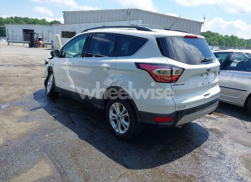 Photo 3 of 2018 Ford Escape SE (VIN 1FMCU9GD6JUA01383)