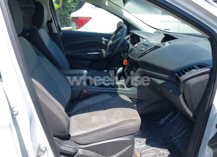 Photo 5 of 2018 Ford Escape SE (VIN 1FMCU9GD6JUA01383)