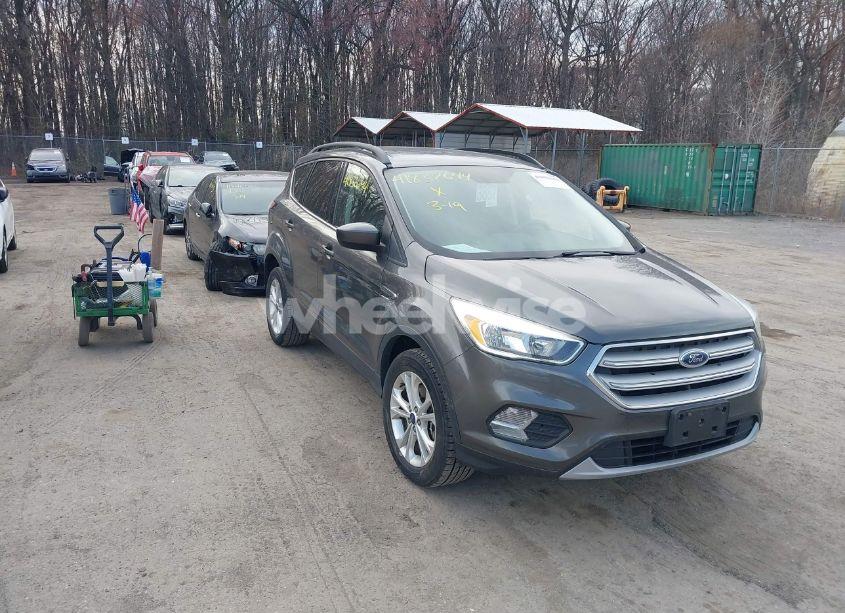 2018 Ford Escape SE (VIN 1FMCU9GD6JUA17650) main photo