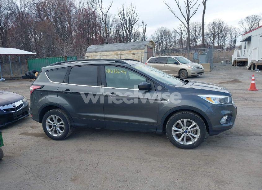 Photo 13 of 2018 Ford Escape SE (VIN 1FMCU9GD6JUA17650)