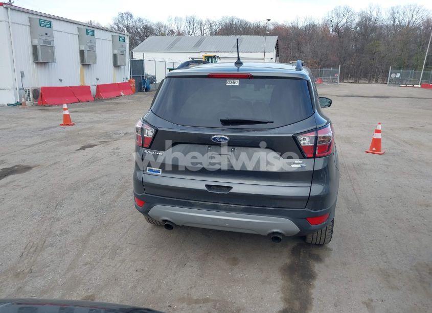 Photo 16 of 2018 Ford Escape SE (VIN 1FMCU9GD6JUA17650)