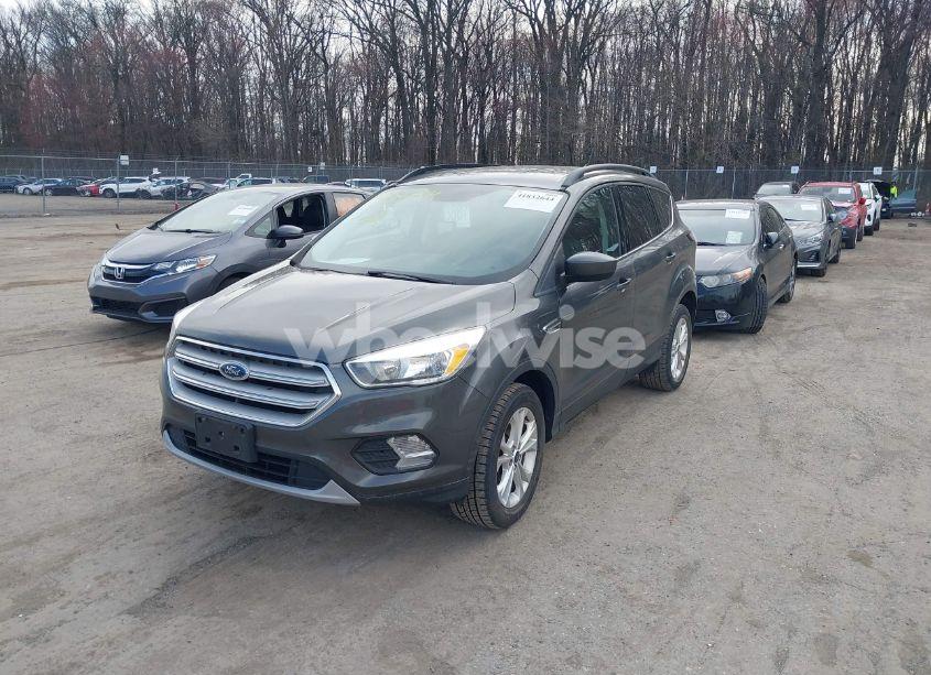 Photo 2 of 2018 Ford Escape SE (VIN 1FMCU9GD6JUA17650)