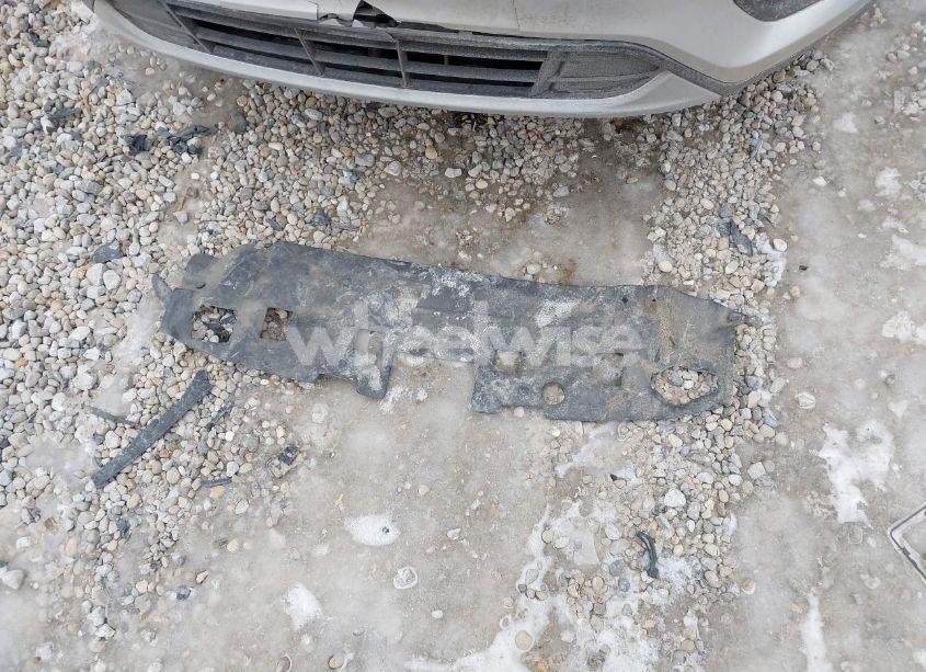 Photo 12 of 2018 Ford Escape SE (VIN 1FMCU9GD6JUA19253)