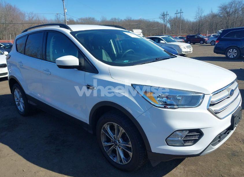Photo 18 of 2018 Ford Escape SE (VIN 1FMCU9GD6JUA46307)