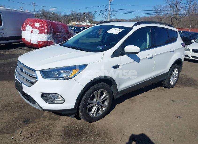 Photo 2 of 2018 Ford Escape SE (VIN 1FMCU9GD6JUA46307)