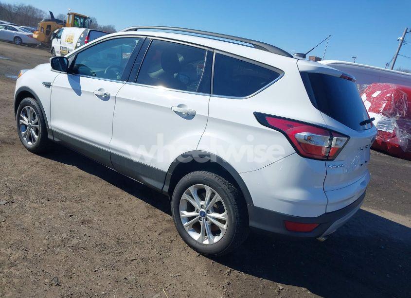 Photo 3 of 2018 Ford Escape SE (VIN 1FMCU9GD6JUA46307)