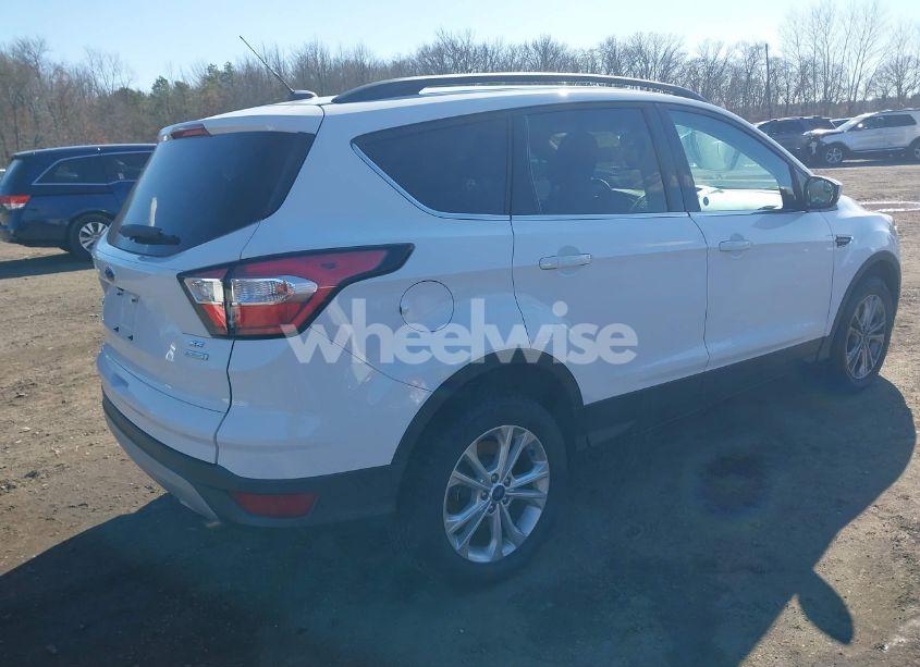 Photo 4 of 2018 Ford Escape SE (VIN 1FMCU9GD6JUA46307)