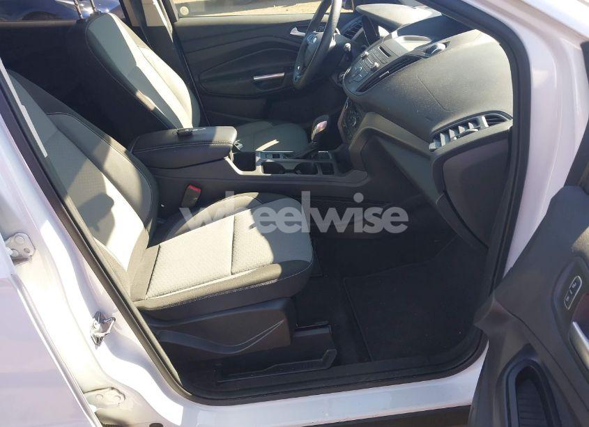 Photo 5 of 2018 Ford Escape SE (VIN 1FMCU9GD6JUA46307)