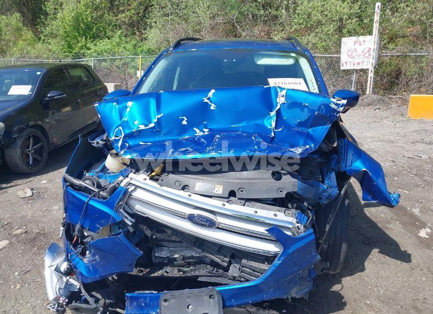 Photo 13 of 2018 Ford Escape SE (VIN 1FMCU9GD6JUA47036)