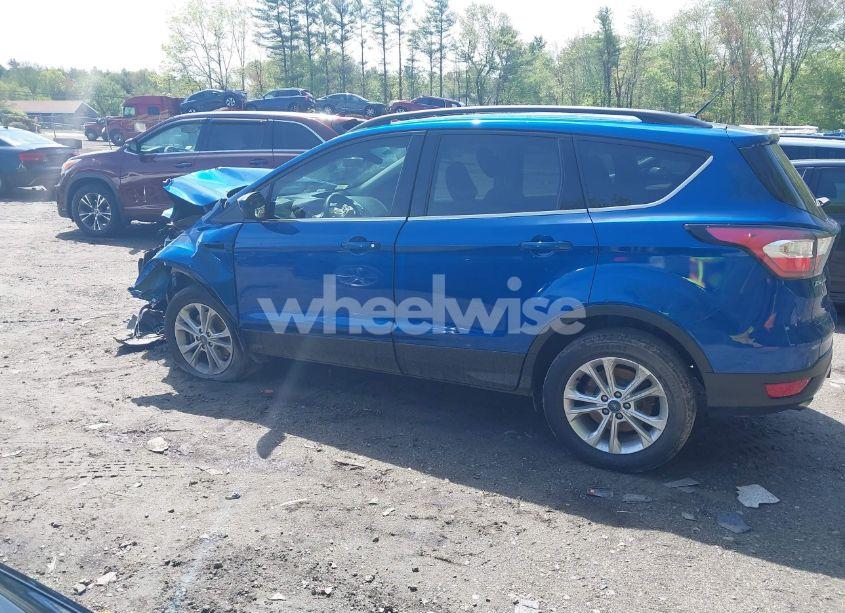 Photo 15 of 2018 Ford Escape SE (VIN 1FMCU9GD6JUA47036)
