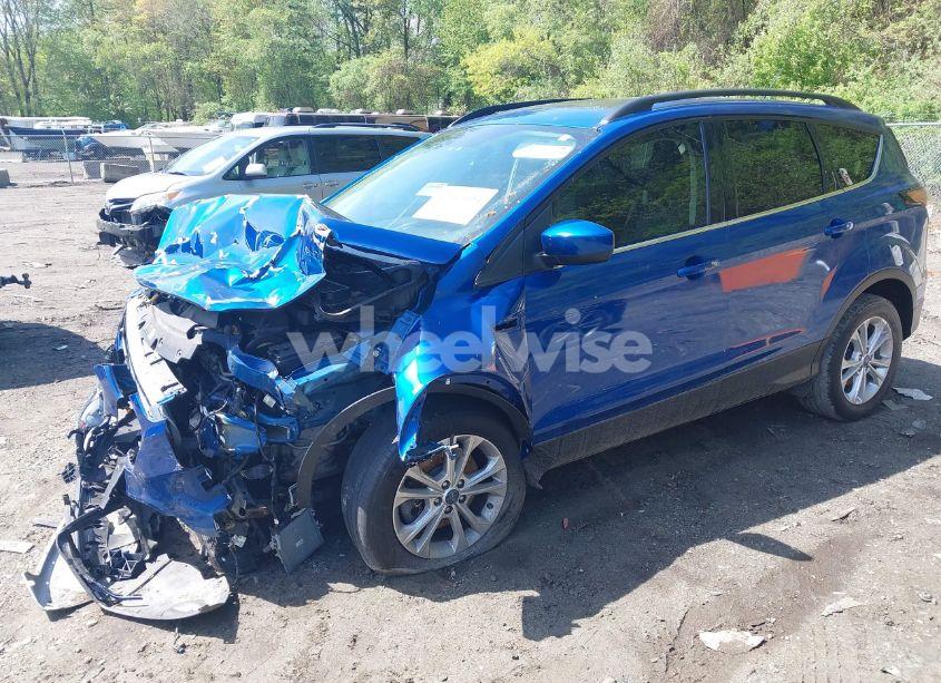 Photo 2 of 2018 Ford Escape SE (VIN 1FMCU9GD6JUA47036)