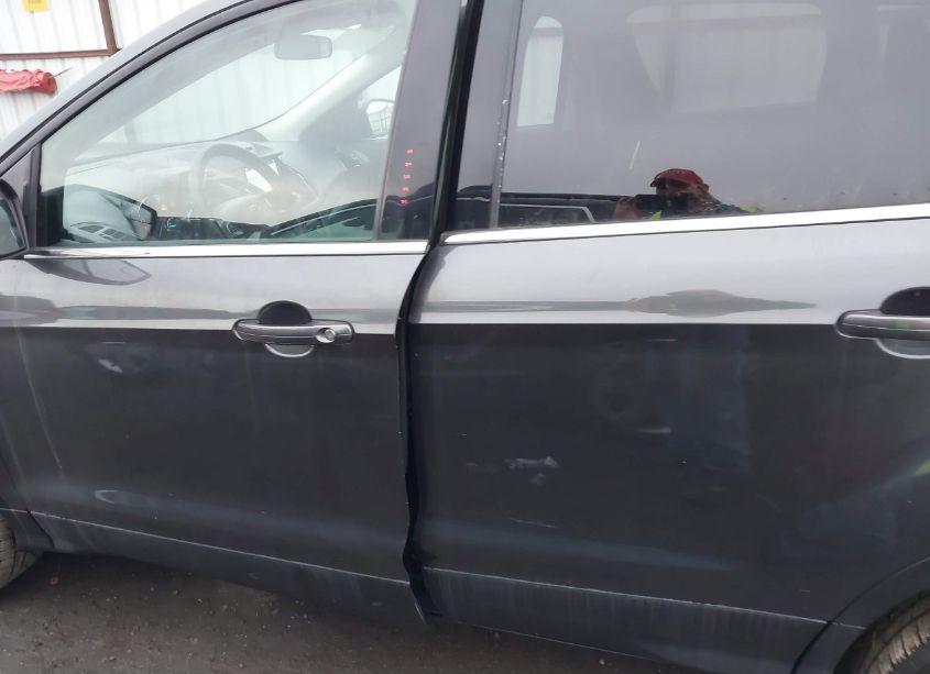 Photo 14 of 2018 Ford Escape SE (VIN 1FMCU9GD6JUA53385)