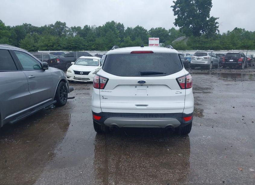 Photo 16 of 2018 Ford Escape SE (VIN 1FMCU9GD6JUA74804)