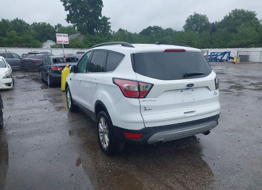 Photo 3 of 2018 Ford Escape SE (VIN 1FMCU9GD6JUA74804)