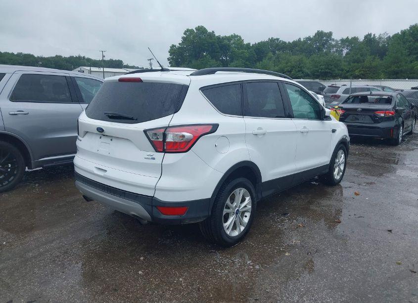 Photo 4 of 2018 Ford Escape SE (VIN 1FMCU9GD6JUA74804)