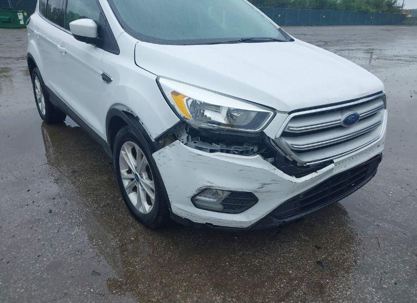 Photo 6 of 2018 Ford Escape SE (VIN 1FMCU9GD6JUA74804)