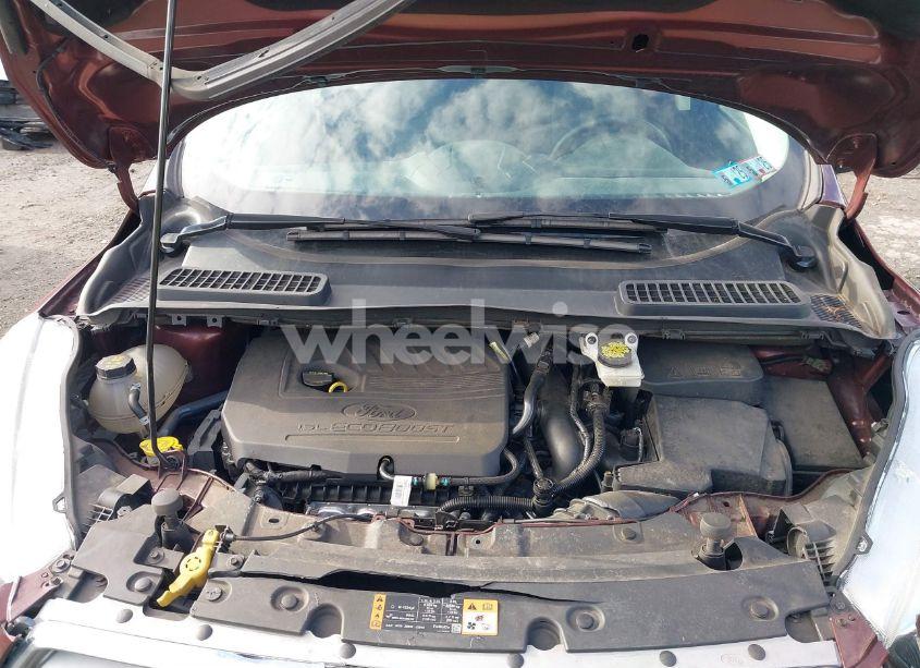 Photo 10 of 2018 Ford Escape SE (VIN 1FMCU9GD6JUB02732)