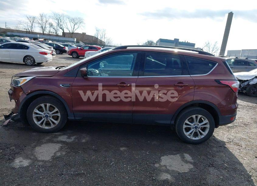 Photo 14 of 2018 Ford Escape SE (VIN 1FMCU9GD6JUB02732)