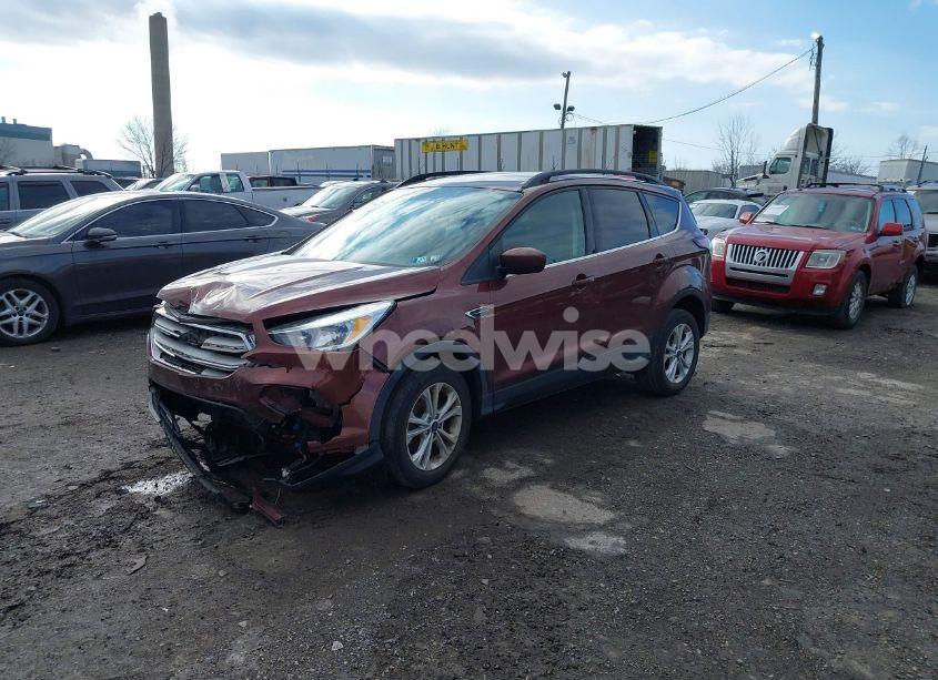 Photo 2 of 2018 Ford Escape SE (VIN 1FMCU9GD6JUB02732)
