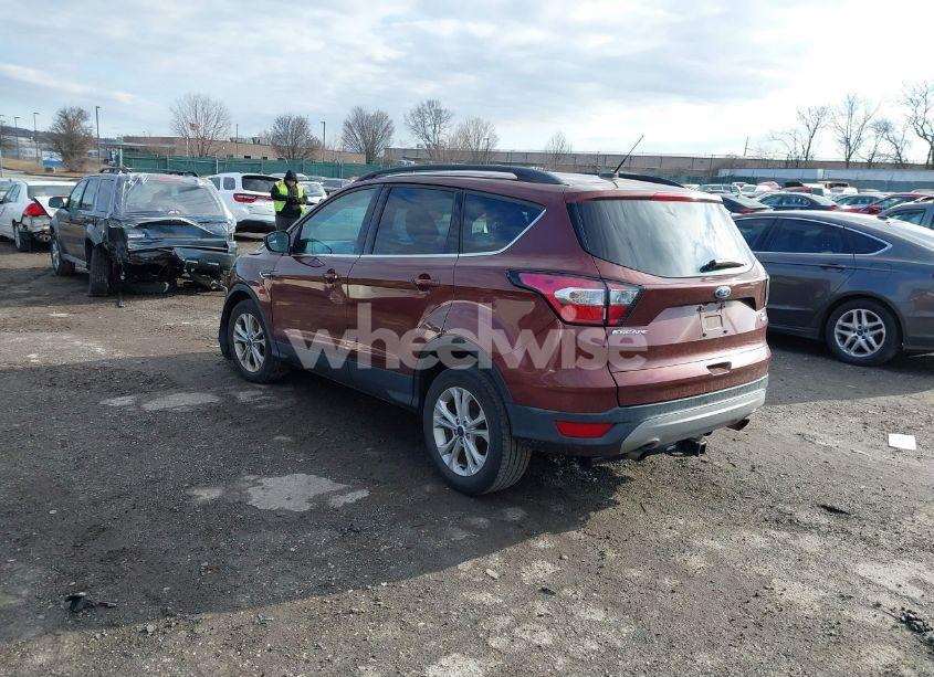 Photo 3 of 2018 Ford Escape SE (VIN 1FMCU9GD6JUB02732)