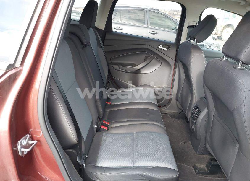 Photo 8 of 2018 Ford Escape SE (VIN 1FMCU9GD6JUB02732)