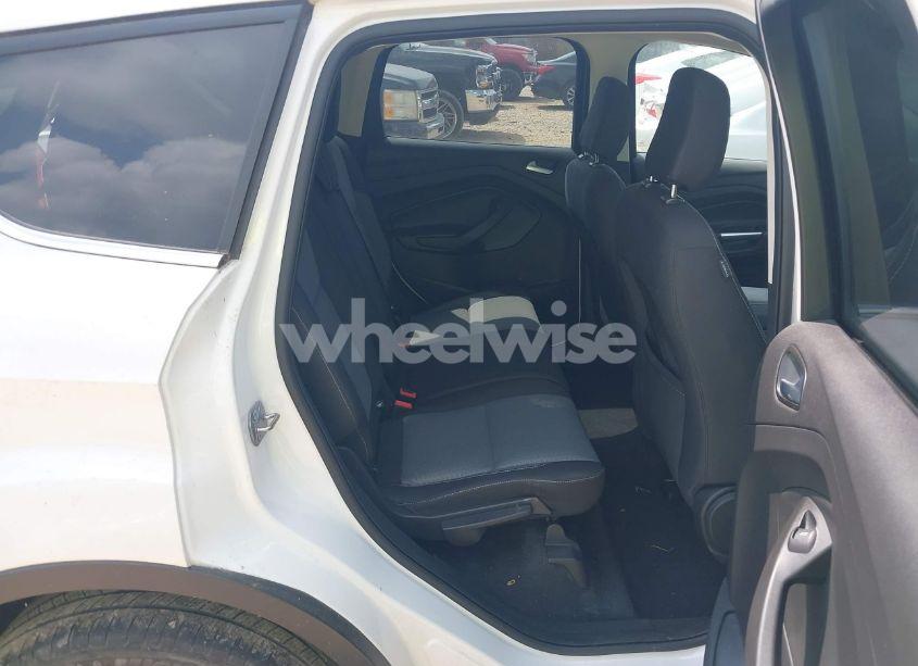 Photo 8 of 2018 Ford Escape SE (VIN 1FMCU9GD6JUC26550)