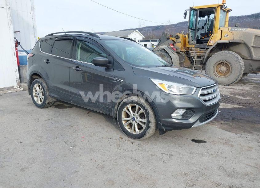 2018 Ford Escape SE (VIN 1FMCU9GD6JUC30095) main photo
