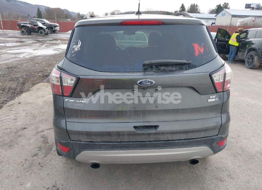 Photo 16 of 2018 Ford Escape SE (VIN 1FMCU9GD6JUC30095)