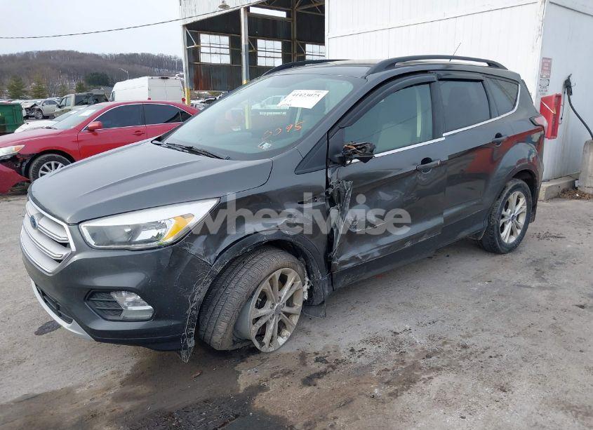 Photo 2 of 2018 Ford Escape SE (VIN 1FMCU9GD6JUC30095)