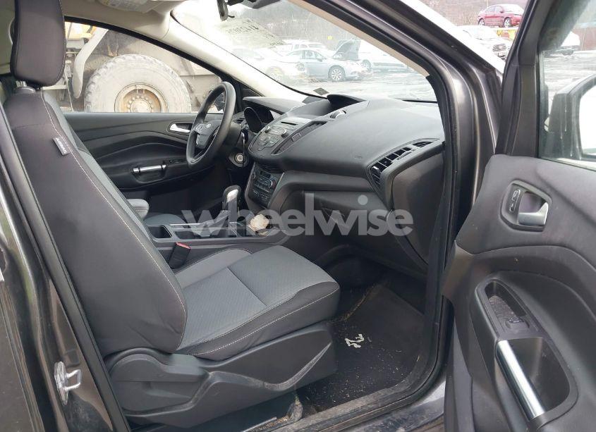 Photo 5 of 2018 Ford Escape SE (VIN 1FMCU9GD6JUC30095)