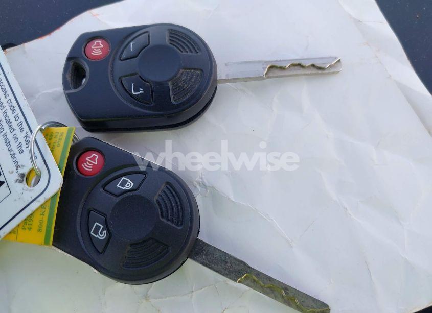 Photo 11 of 2018 Ford Escape SE (VIN 1FMCU9GD6JUC53926)