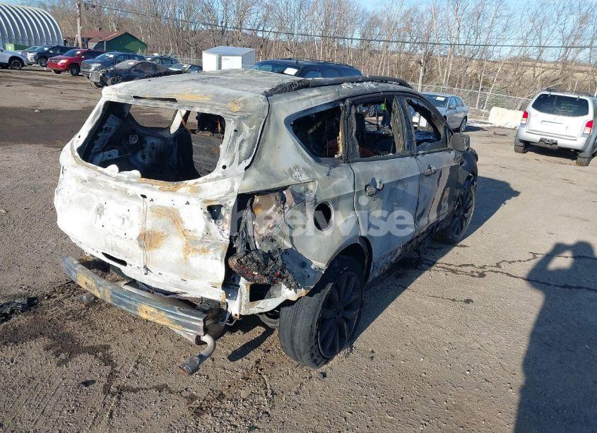 Photo 4 of 2018 Ford Escape SE (VIN 1FMCU9GD6JUC53926)