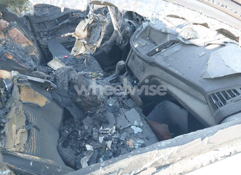 Photo 5 of 2018 Ford Escape SE (VIN 1FMCU9GD6JUC53926)