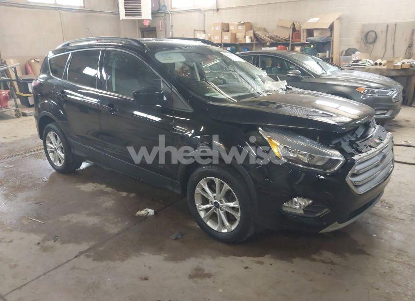 2018 Ford Escape SE (VIN 1FMCU9GD6JUC58317) main photo