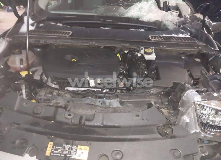 Photo 10 of 2018 Ford Escape SE (VIN 1FMCU9GD6JUC58317)