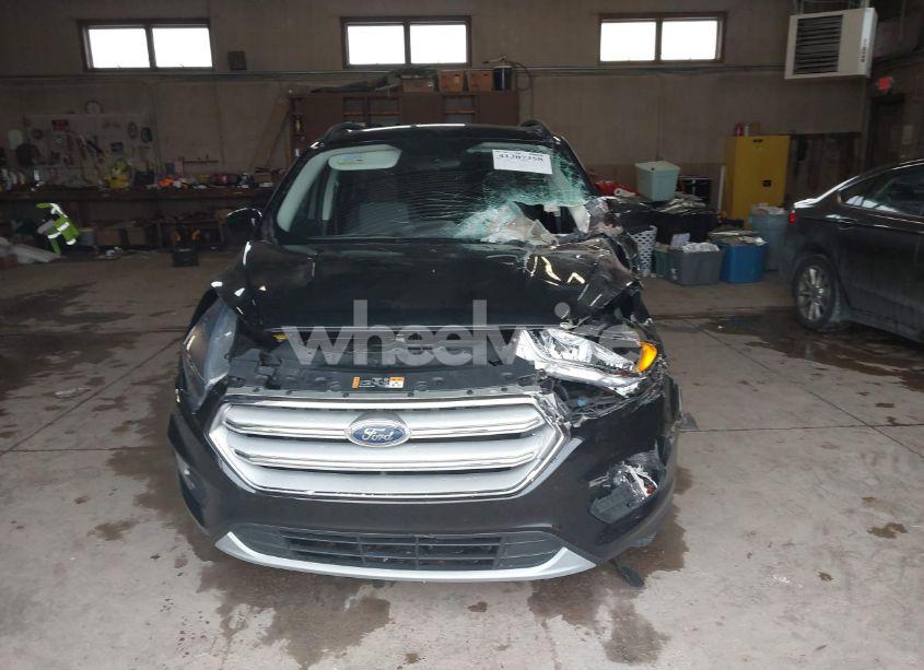 Photo 13 of 2018 Ford Escape SE (VIN 1FMCU9GD6JUC58317)
