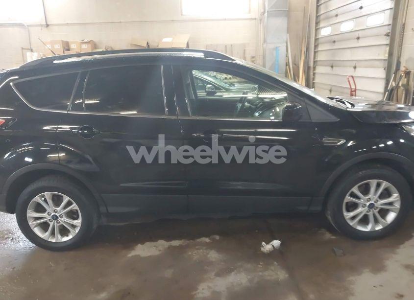 Photo 14 of 2018 Ford Escape SE (VIN 1FMCU9GD6JUC58317)