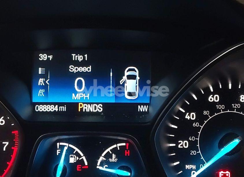 Photo 16 of 2018 Ford Escape SE (VIN 1FMCU9GD6JUC58317)