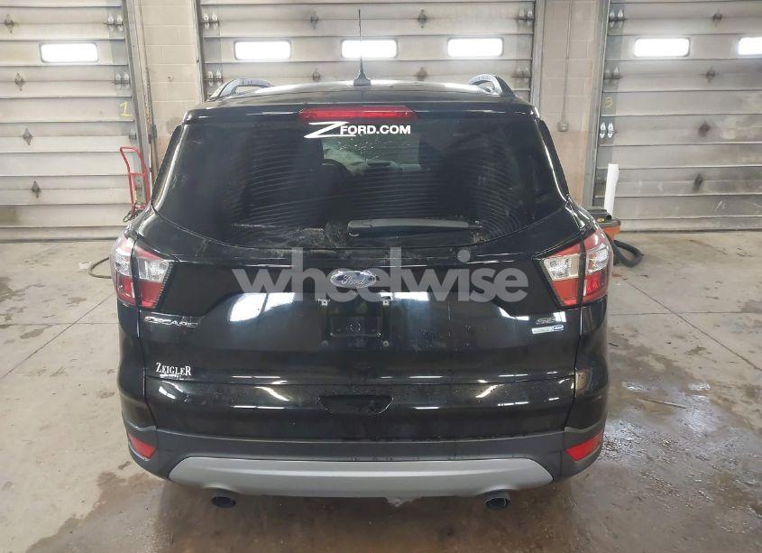 Photo 17 of 2018 Ford Escape SE (VIN 1FMCU9GD6JUC58317)