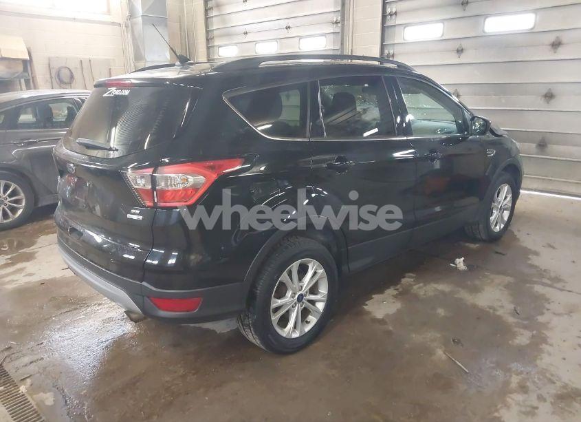 Photo 4 of 2018 Ford Escape SE (VIN 1FMCU9GD6JUC58317)