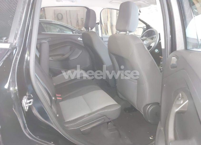 Photo 8 of 2018 Ford Escape SE (VIN 1FMCU9GD6JUC58317)