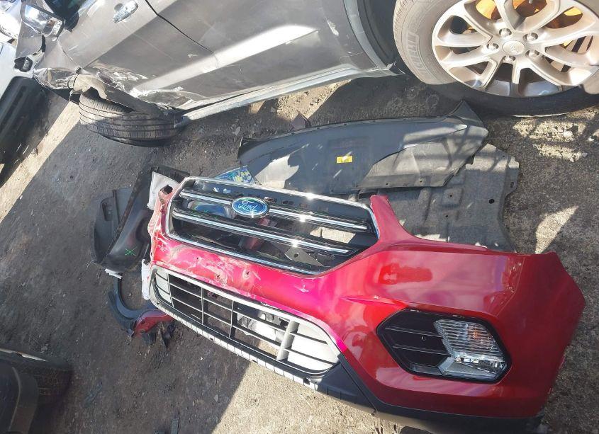 Photo 12 of 2019 Ford Escape SE (VIN 1FMCU9GD6KUA37317)